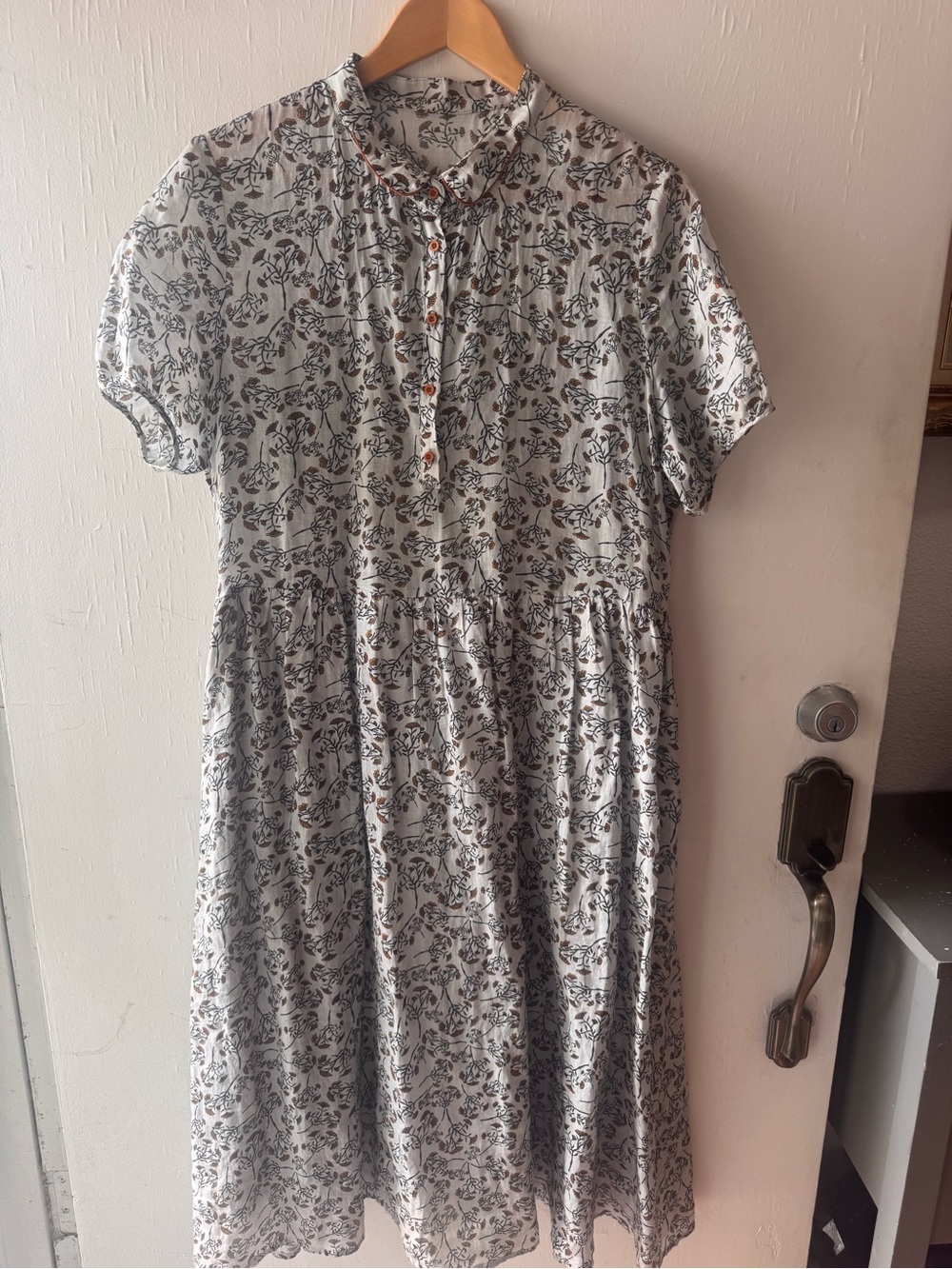 Floral Button-Front Midi Dress With Pockets